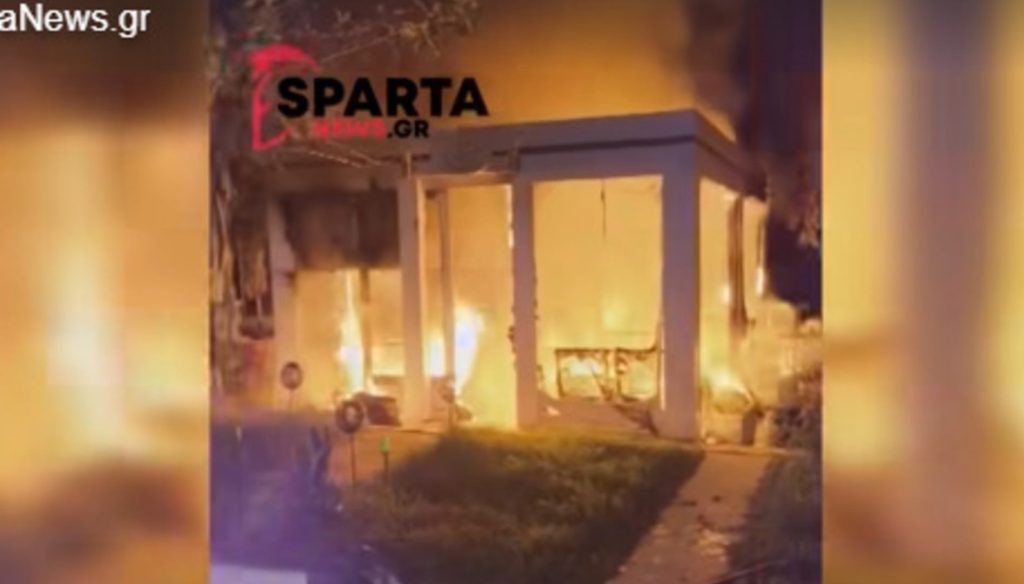 Λακωνία: Παρανάλωμα κιόσκι καφετέριας μετά από έκρηξη σόμπας