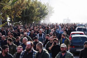 Αγρότες: Επεισόδια, χημικά και ξύλο σε ολόκληρη την Κρήτη - Κλειστό το αεροδρόμιο Ηρακλείου