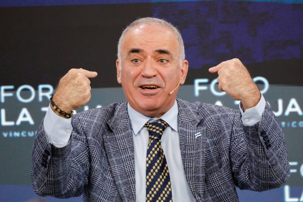 Ρωσία: Ένταλμα σύλληψης κατά του πρώην παγκόσμιου πρωταθλητή σκακιού Γκάρι Κασπάροφ!