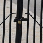 Κυψέλη: Μαθητές κλείδωσαν με λουκέτο τους καθηγητές στο Γυμνάσιο που μαχαιρώθηκε η 14χρονη