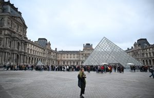 Το Μουσείο του Λούβρου είναι κλειστό σήμερα, το προσωπικό ψήφισε υπέρ απεργιακής κινητοποίησης
