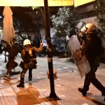 Επεισόδια στα Εξάρχεια: Μολότοφ εναντίον των ΜΑΤ τα ξημερώματα