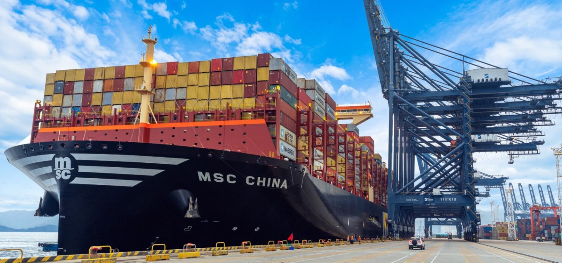 Εκτοξεύτηκε στα 1 τρισ. δολάρια το εμπορικό πλεόνασμα της Κίνας