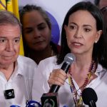 Δεν θα παραστεί στην απονομή του Νόμπελ Ειρήνης η Βενεζουελανή αντιπολιτευόμενη Ματσάδο