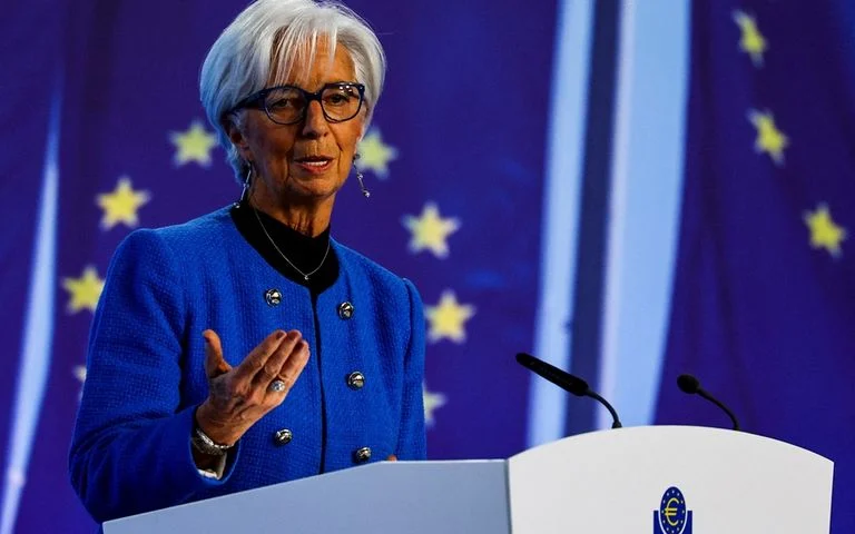 Αμετάβλητα τα επιτόκια ΕΚΤ, στόχος σταθεροποίηση στο 2%