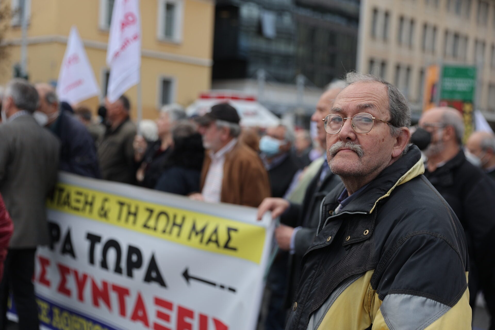 Αναδρομικά: Επιστρέφονται τα «κομμένα» από την εποχή των μνημονίων