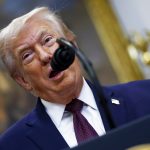 Ντόναλντ Τραμπ: «Αυτά μπορεί να είναι τα τελευταία σας Καλά Χριστούγεννα!»