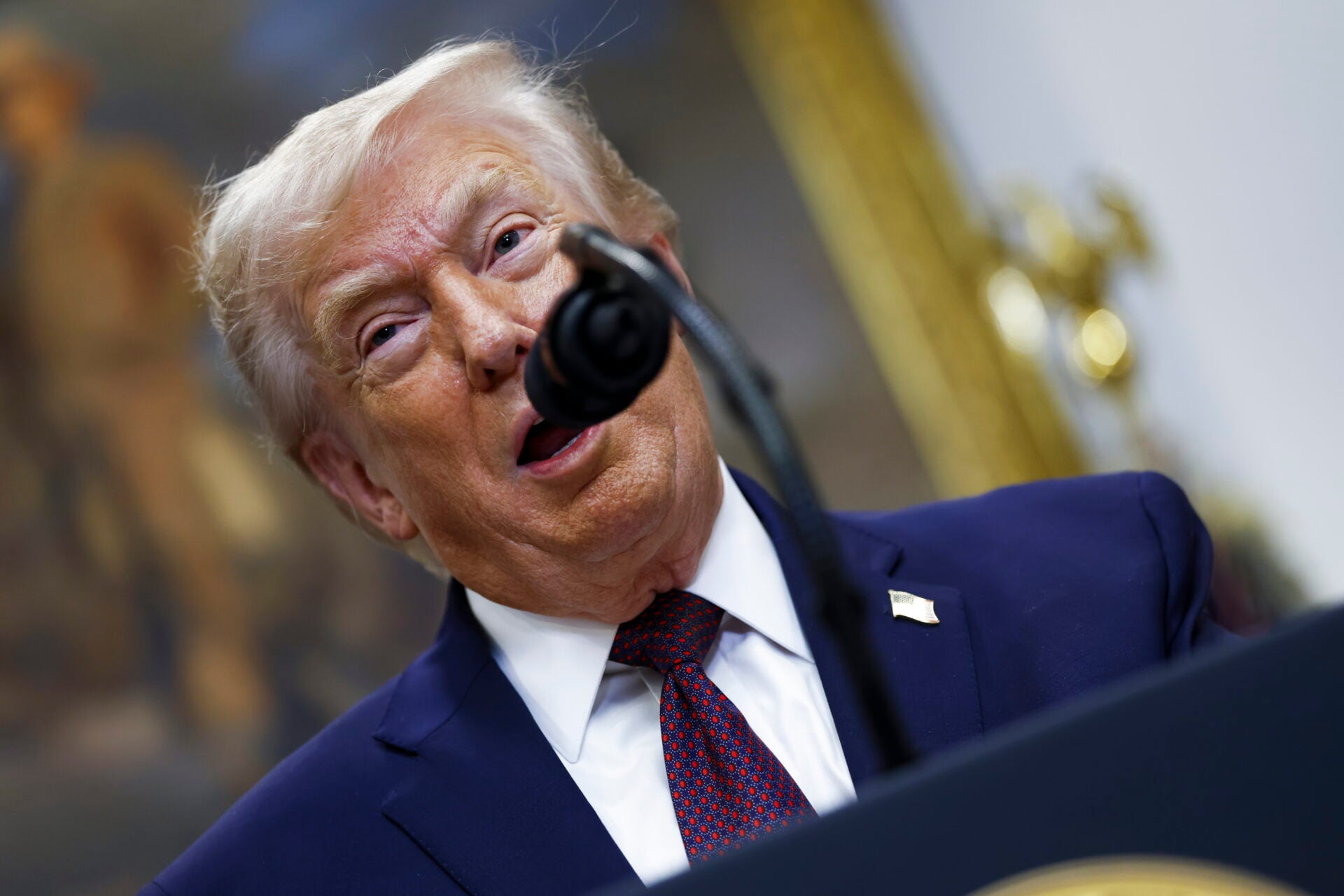 Ντόναλντ Τραμπ: «Αυτά μπορεί να είναι τα τελευταία σας Καλά Χριστούγεννα!»