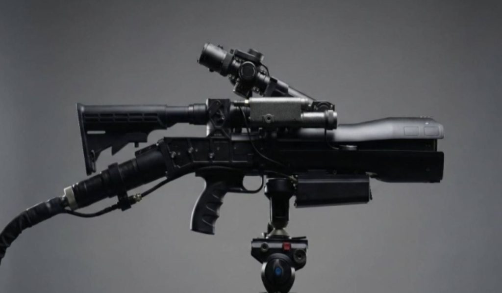 Φορητό όπλο laser από το μέλλον παρουσίασε η Ινδονησία