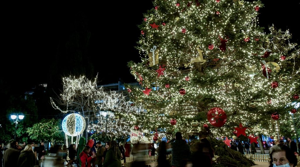 Εορταστικό ωράριο: Ανοιχτά την Κυριακή τα μαγαζιά - Τι γίνεται με τα σούπερ μάρκετ