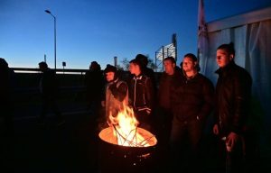 Κλιμάκωση με ενίσχυση των μπλόκων αποφάσισαν οι αγρότες σε συνέλευση στη Νίκαια