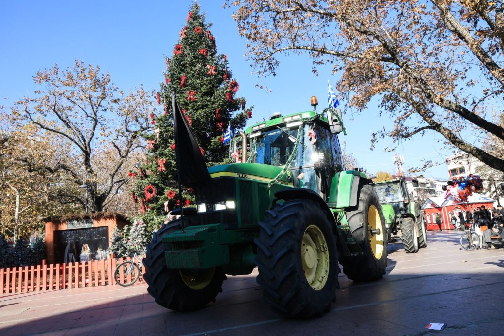 Αγρότες: Κρίσιμες αποφάσεις για τα μπλόκα - Επιφυλακτικοί για τις εξαγγελίες Τσιάρα