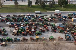 «Έχουν ικανοποιηθεί ή δρομολογηθεί τα 20 από τα 27 αιτήματα που έθεσαν οι αγρότες» λένε πηγές του Υπουργείου