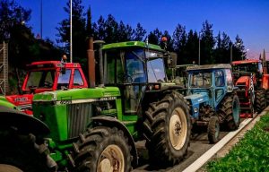 Αγροτικό μπλόκο στο τελωνείο των Ευζώνων