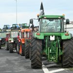 Αγρότες: Πληθαίνουν τα τρακτέρ στα μπλόκα - Επόμενο βήμα οι αποκλεισμοί λιμανιών