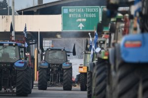 Συμβολικοί αποκλεισμοί σε Τέμπη και Χαλκίδα, ο σχεδιασμός για τις γιορτές