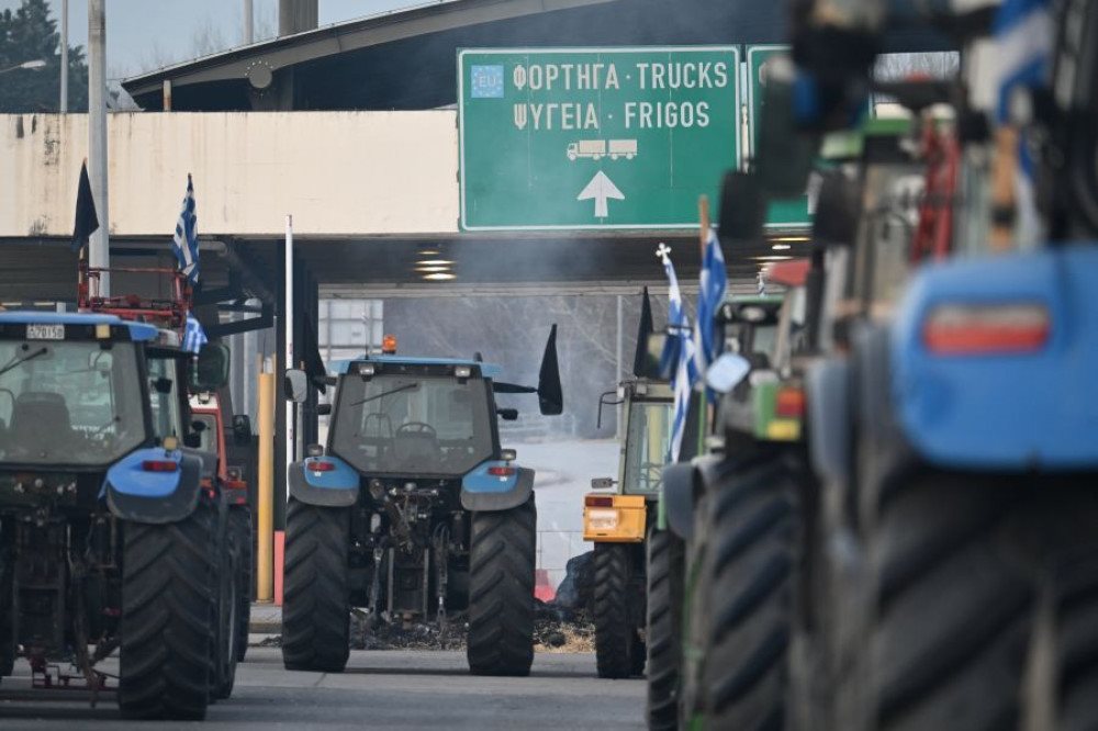 Συμβολικοί αποκλεισμοί σε Τέμπη και Χαλκίδα, ο σχεδιασμός για τις γιορτές