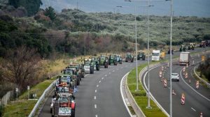 Με τρακτέρ στο λιμάνι της Θεσσαλονίκης οι αγρότες της Βόρειας Ελλάδας