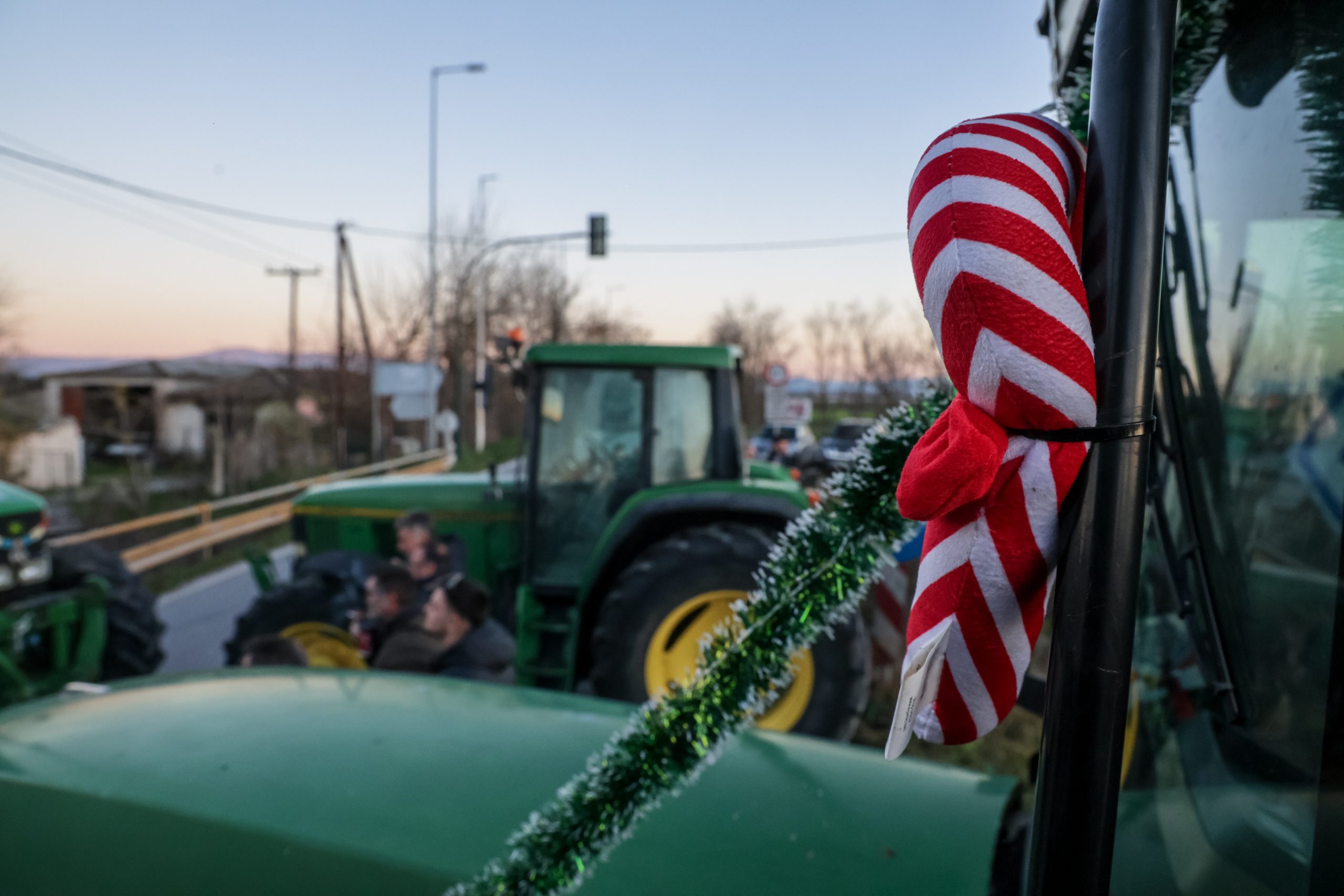 Πρωτοχρονιά δίπλα στα τρακτέρ για τους αγρότες και προετοιμασίες για την πανελλαδική σύσκεψη των Μαλγάρων - ertnews.gr