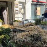 Τρακτέρ στους κεντρικούς δρόμους του Ρεθύμνου – Άχυρο, χώμα και φέρετρο έξω από το γραφείο του Γ. Κεφαλογιάννη