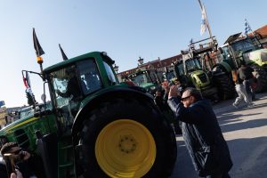 ΣΥΡΙΖΑ: Σε κατάσταση πανικού ο πρωθυπουργός από τις κινητοποιήσεις των αγροτών