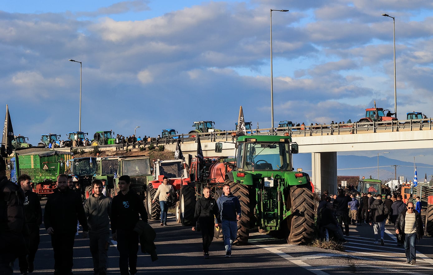 Οι αγρότες στα Μάλγαρα δεν θα «μπλοκάρουν» την κίνηση στην ΠΑΘΕ έως και την Πρωτοχρονιά – «Αν δεν δοθούν απαντήσεις, δεν πάμε σε διάλογο»