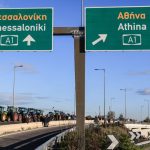 Κομμένη στα δύο η Ελλάδα, χιλιάδες τρακτέρ απέκλεισαν Ε65 και τον κόμβο Νίκαιας