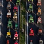 Έκκληση στους αγρότες να επανέλθουν στον θεσμικό διάλογο από παραγωγικούς φορείς της βιομηχανίας και της βιοτεχνίας