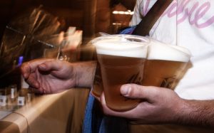 Κρήτη: Δύο ανήλικοι στο νοσοκομείο από κατανάλωση αλκοόλ - Συλλήψεις σε Ηράκλειο και Χανιά