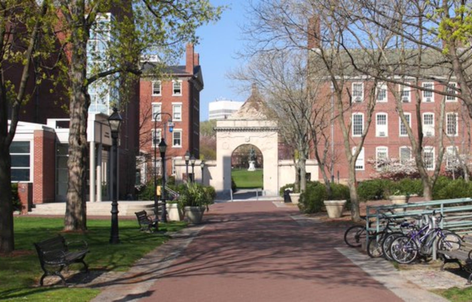 ΗΠΑ: Συναγερμός για πυροβολισμούς σε πανεπιστήμιο - Φόβοι για δεκάδες θύματα