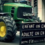 Αγροτικές Ειδήσεις: Χάος στις Βρυξέλλες: Φωτιές, καπνογόνα και δακρυγόνα στη μεγάλη συγκέντρωση των αγροτών