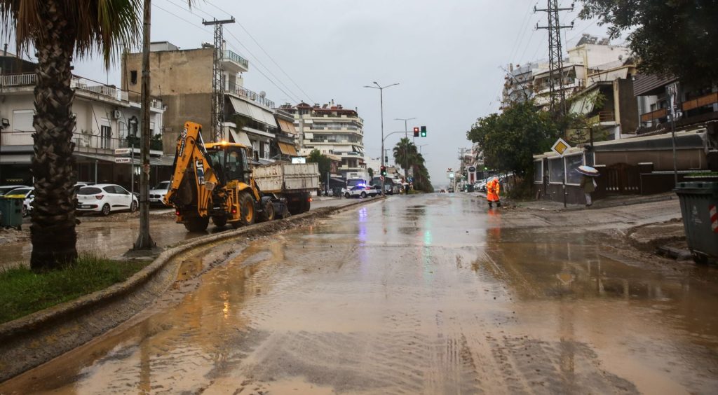 «Byron»: Εγκλωβισμένοι στη Νέα Πέραμο - Τι γίνεται στους δρόμους