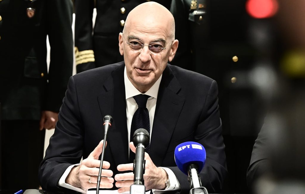 Μήνυμα Δένδια για τα Χριστούγεννα: «Τις Άγιες Ημέρες η σκέψη μας στα στελέχη των Ενόπλων Δυνάμεων»