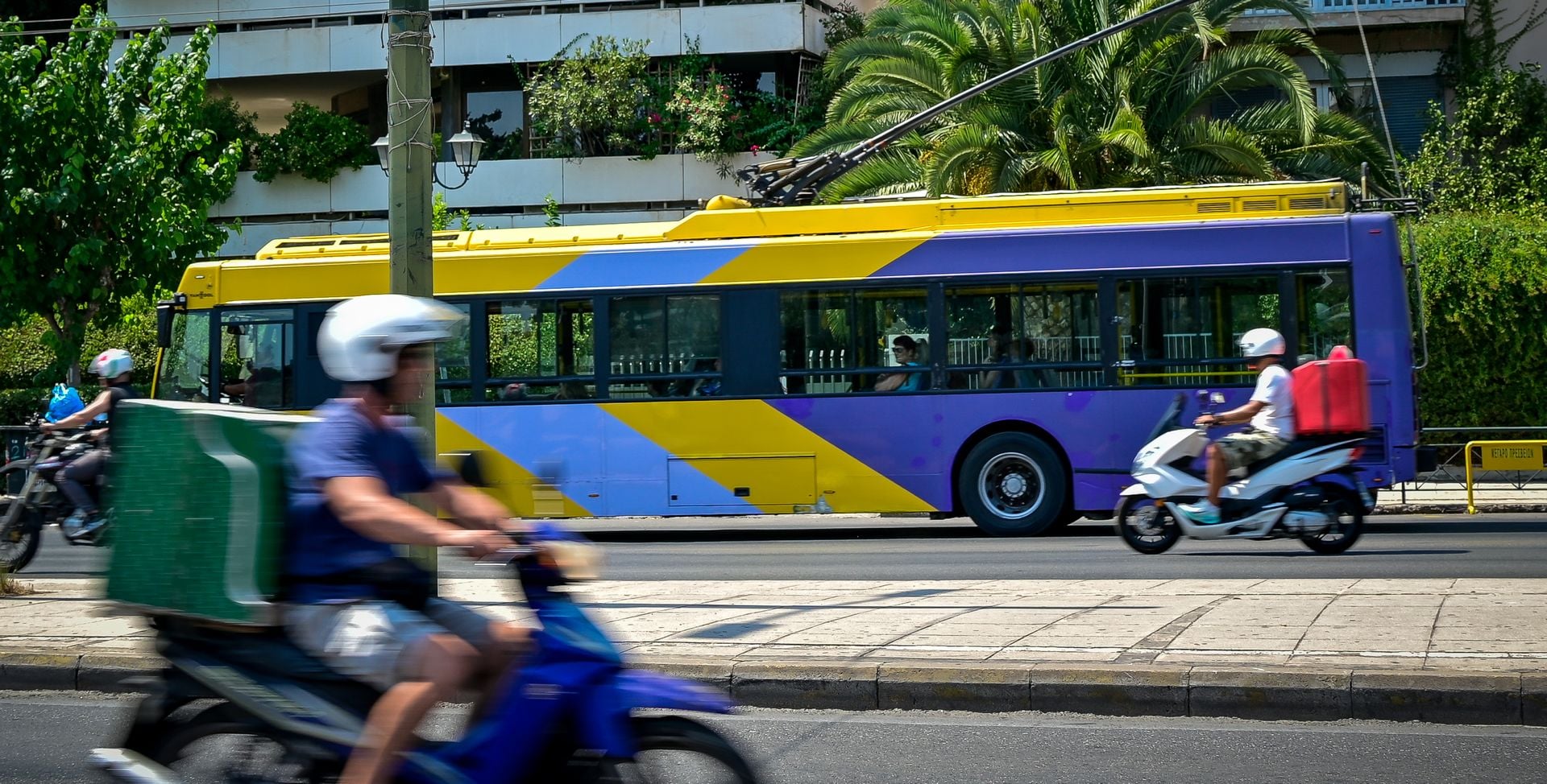 Τραγωδία στην Αττική Οδό: Νεκρός διανομέας μετά από τροχαίο