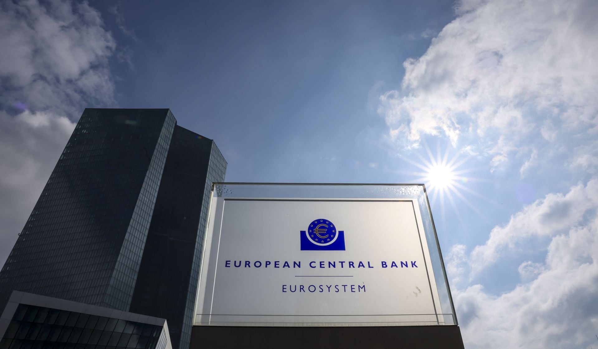 FT: Η ΕΚΤ μπλοκάρει το σχέδιο δανείου 140 δισ. ευρώ για την Ουκρανία