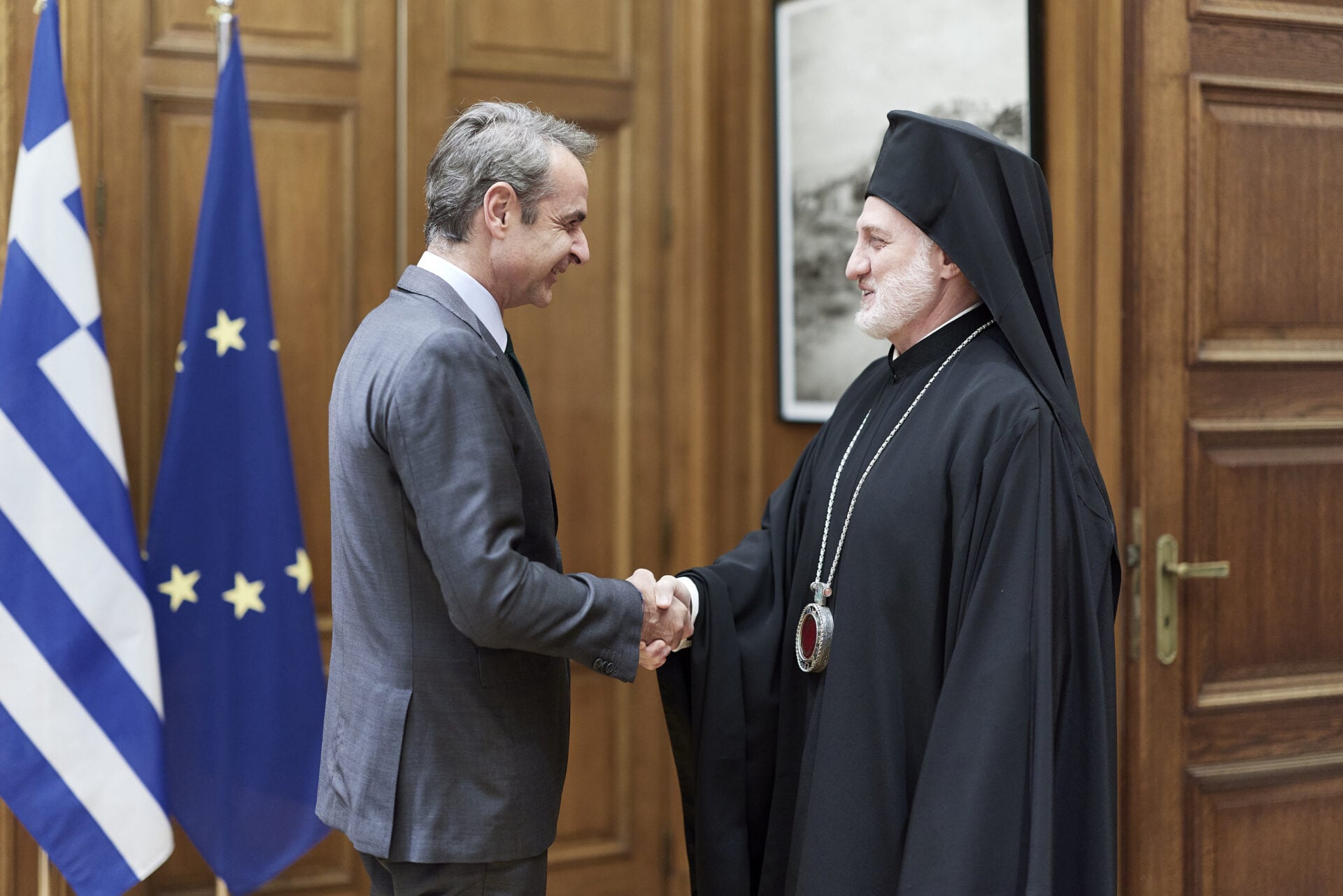 Επίσκεψη Ελπιδοφόρου στην Αθήνα – Συναντήσεις με Τασούλα, Μητσοτάκη και Ιερώνυμο