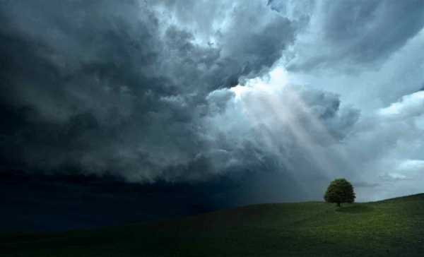 Νεφώσεις, ανά διαστήματα βροχές και πτώση της θερμοκρασίας