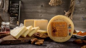 Taste Atlas: Η γραβιέρα Νάξου καλύτερο τυρί στον κόσμο για το 2026