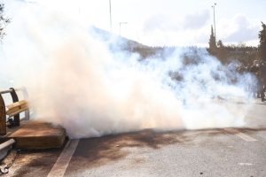 Για εγκληματική οργάνωση θα κατηγορηθούν οι αγρότες που έσπασαν περιπολικά και χτύπησαν αστυνομικούς στην Κρήτη