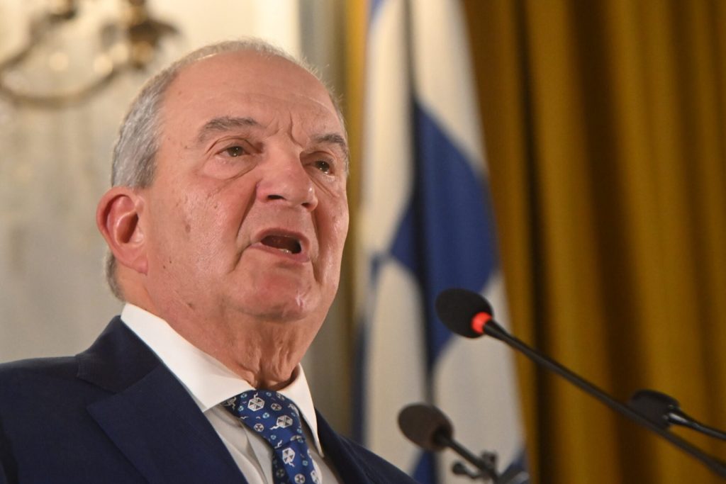 Κεραυνοί Καραμανλή: Εθνική απειλή η ερήμωση της υπαίθρου