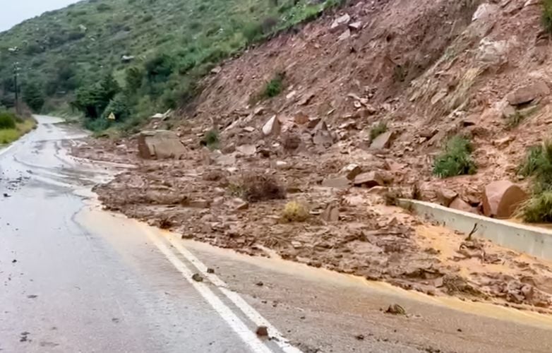 Πλημμυρισμένοι δρόμοι και διακοπές κυκλοφορίας σε Πιερία, Χαλκιδική και Ημαθία