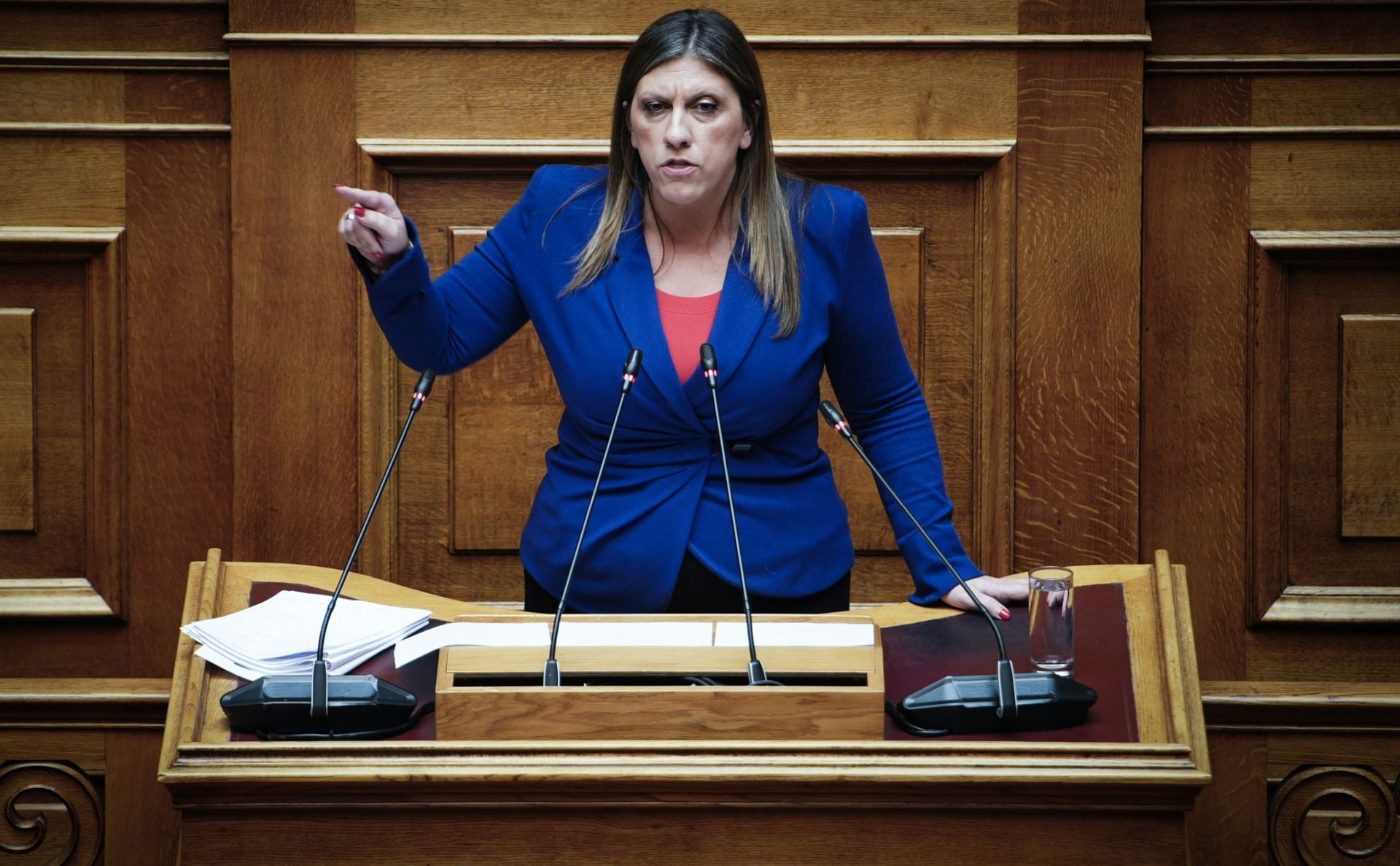 Ζωή Κωνσταντοπούλου: Η στιγμή που καλεί το «100» για τον «Φραπέ» - Περιπολικό πήγε έξω από κανάλι