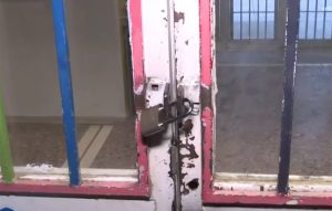 Μαθητές κλείδωσαν τους διευθυντές μέσα στο σχολείο όπου έγινε το αιματηρό περιστατικό με θύμα μια 14χρονη στην Κυψέλη