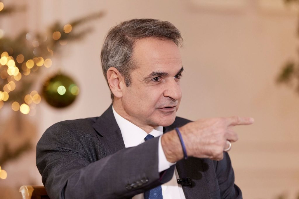 Επιμένουν οι αγρότες: Κλείσιμο παρακαμπτηρίων στη Νίκαια, αποκλεισμοί σε τελωνεία, μπλόκα σε εθνικές οδούς