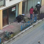 Άγριο ξύλο στο κέντρο της Λαμίας μεταξύ κοριτσιών με την εμπλοκή μιας μητέρας