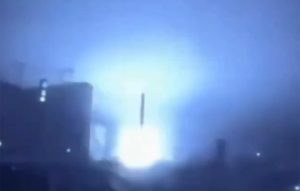 Ουκρανική επιδρομή πλήττει πλοίο σε λιμάνι της Ρωσίας – Τουλάχιστον τρεις νεκροί