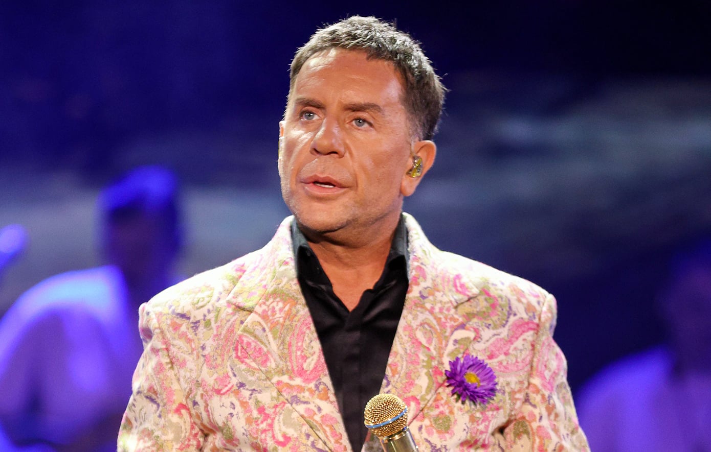 Υπόθεση Μαζωνάκη: «Η καταγγελία αφορά στην πρόταση ενός ενήλικα σε έναν άλλον ενήλικα για να συνευρεθούν σεξουαλικά» είπε ο δικηγόρος του τραγουδιστή