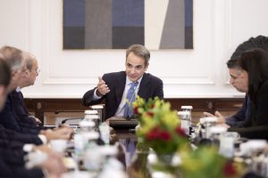 Οργή για το μακρύ χέρι  ΕΛΓΑ και συμβούλων,  προκαλεί και η δήλωση Μητσοτάκη πως  θα μπουν περισσότερα λεφτά