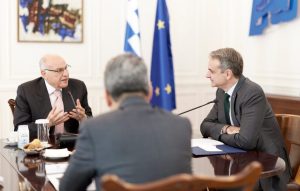 Συνάντηση Μητσοτάκη με τον υπουργό Επικρατείας της Αλγερίας