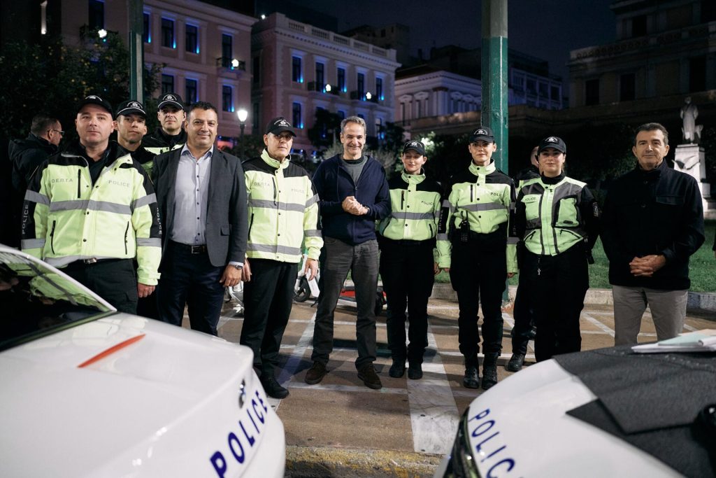 Στο μπλόκο της Τροχαίας ο Μητσοτάκης - Υποβλήθηκε σε αλκοτέστ «από περιέργεια»